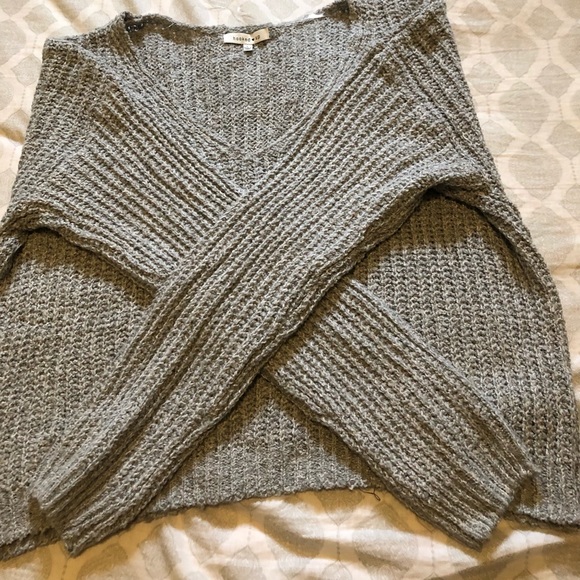 Hooked Up by IOT woven/knit oversized V-neck sweater-size large NWOT - Picture 2 of 5